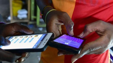 Réseaux sociaux : Jennifer de Mayombo propose de limiter l'accès autonome des moins de 16 ans au Gabon 