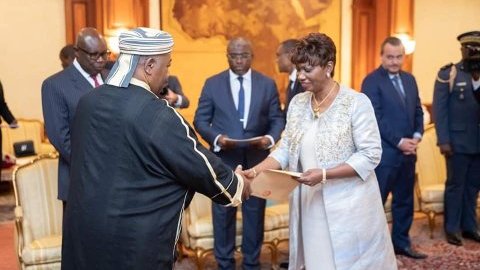 Ali Bongo reçoit les lettres de créances de trois ambassadeurs 