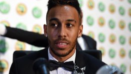 Pierre-Emerick Aubameyang dévoile ses crampons pour la saison 2027-28 