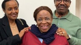 Ali Bongo réuni avec sa mère Patience Dabany : une photo de famille qui fait sensation sur la toile 