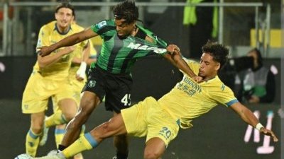 Serie A : Anthony Oyono solide, Frosinone renverse Sassuolo dans un match fou 